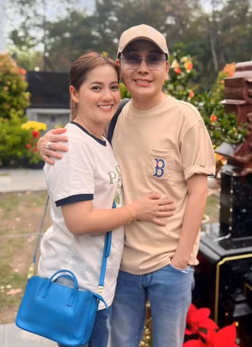 Vũ Luân chia sẻ trên trang cá nhân, anh nhắn tin nhưng Hồng Loan không trả lời. “Tại sao em lại đăng đàn khóc lóc như vậy. Vì ba, anh vẫn tha thứ cho em. Em gái đã lớn, bình tâm trong mọi tình huống. Dù không có duyên làm anh em, mong em có cuộc sống hạnh phúc”, Vũ Luân viết. Ảnh: Tiền Phong.