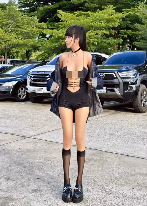 Pattaraporn sở hữu vòng một nảy nở.