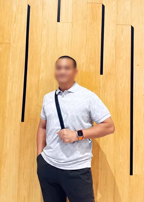 Nhiếp ảnh gia bị nghi hẹn hò Khánh Vân có ngoại hình khá điển trai.