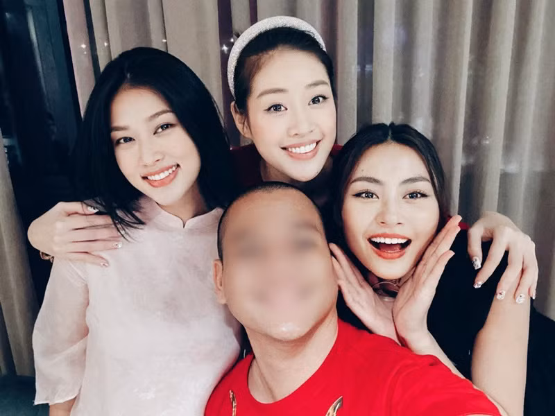 Bạn trai tin đồn của Khánh Vân khoe ảnh chụp chung với Hoa hậu Thiên Ân và Á hậu Mâu Thủy.