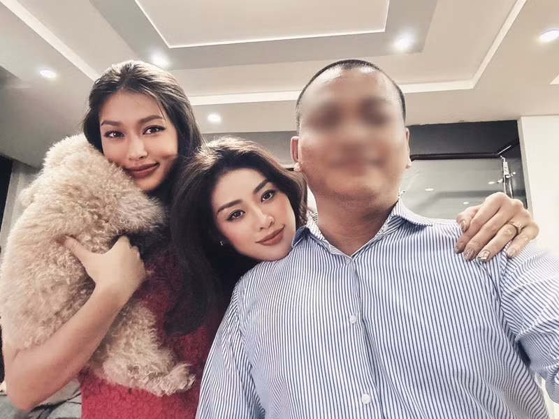 Người đàn ông này có mối quan hệ thân thiết với nhiều hoa hậu, á hậu.