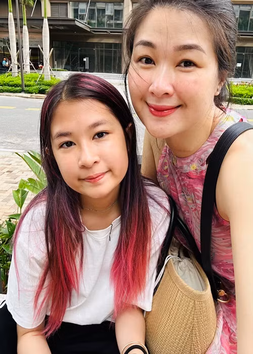 Phía Huy Khánh phủ nhận hôn nhân rạn nứt còn Mạc Anh Thư cho biết, cô muốn giữ kín chuyện cá nhân.