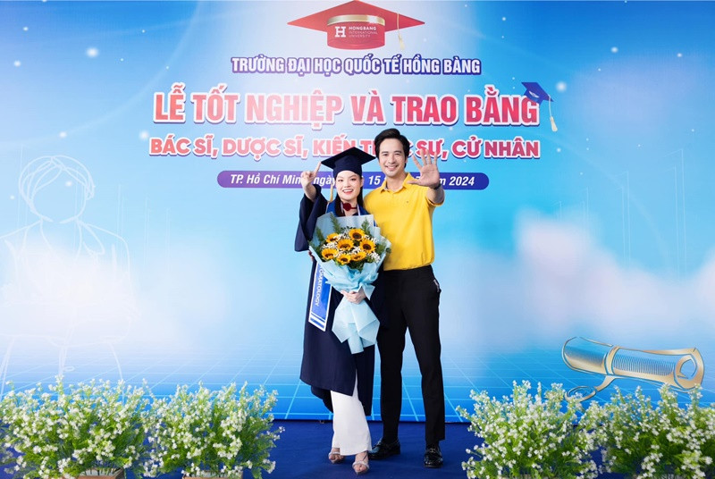 Mới đây, khi chúc mừng Sunny Đan Ngọc trở thành bạn sĩ, Đoàn Minh Tài gọi nữ ca sĩ là người em, người bạn trà sữa, bạn tri kỷ. Ảnh: FB Đoàn Minh Tài.