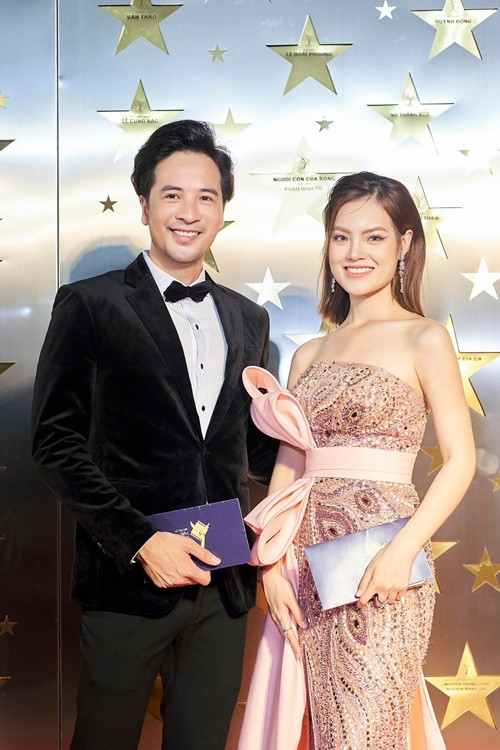 Sau tin đồn hẹn hò, Đoàn Minh Tài thường xuyên hộ tống Sunny Đan Ngọc tham gia sự kiện, dành cho nữ ca sĩ những cử tình tứ, lời có cánh. Ảnh: FB Đoàn Minh Tài.