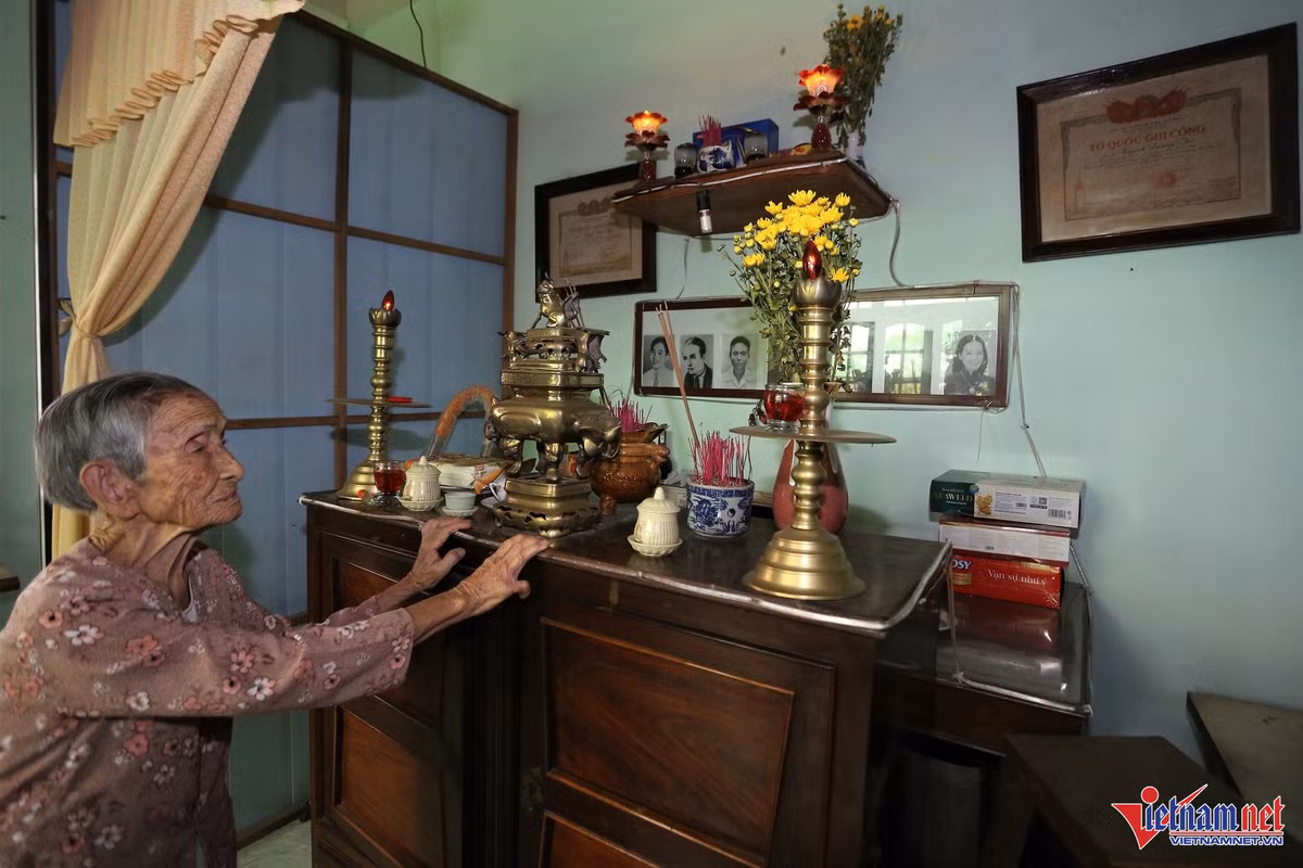 Mẹ Việt Nam anh hùng 103 tuổi: Nước mắt vẫn chưa ngừng rơi - Hình 6 Me Viet Nam anh hung 103 tuoi: Nuoc mat van chua ngung roi-Hinh-6