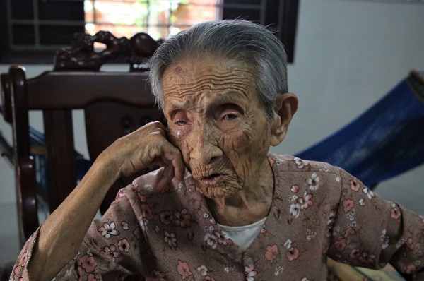 Mẹ Việt Nam anh hùng 103 tuổi: Nước mắt vẫn chưa ngừng rơi - Hình 2 Me Viet Nam anh hung 103 tuoi: Nuoc mat van chua ngung roi-Hinh-2