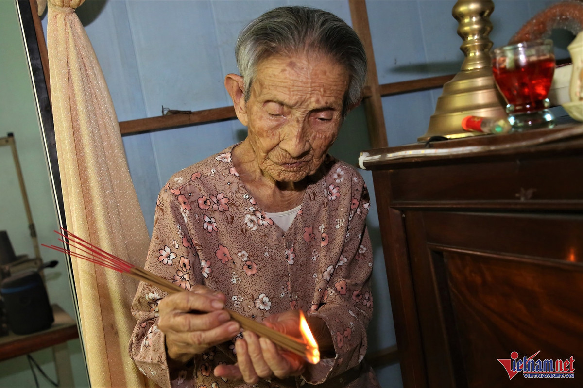 Mẹ Việt Nam anh hùng 103 tuổi: Nước mắt vẫn chưa ngừng rơi - Hình 5 Me Viet Nam anh hung 103 tuoi: Nuoc mat van chua ngung roi-Hinh-5