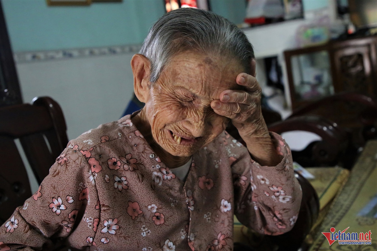 Mẹ Việt Nam anh hùng 103 tuổi: Nước mắt vẫn chưa ngừng rơi - Hình 3 Me Viet Nam anh hung 103 tuoi: Nuoc mat van chua ngung roi-Hinh-3