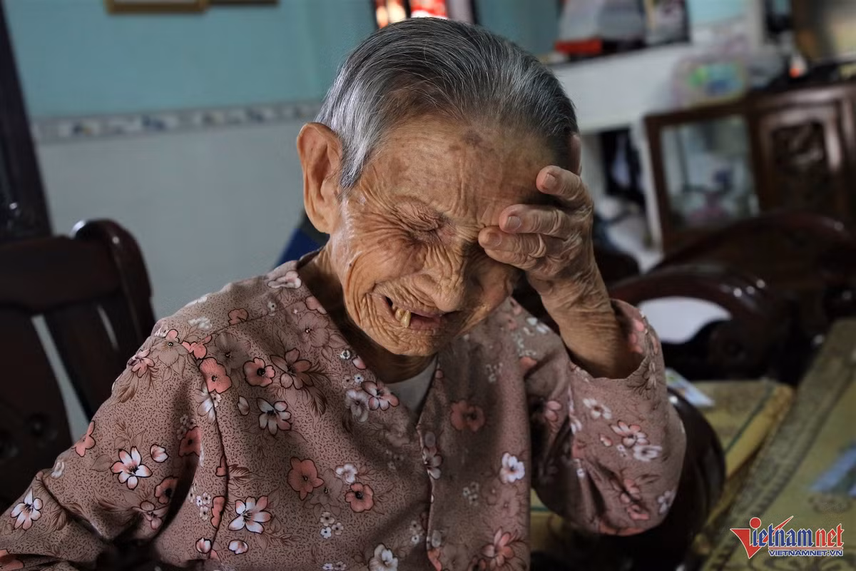 Mẹ Việt Nam anh hùng 103 tuổi: Nước mắt vẫn chưa ngừng rơi - Hình 3 Me Viet Nam anh hung 103 tuoi: Nuoc mat van chua ngung roi-Hinh-3