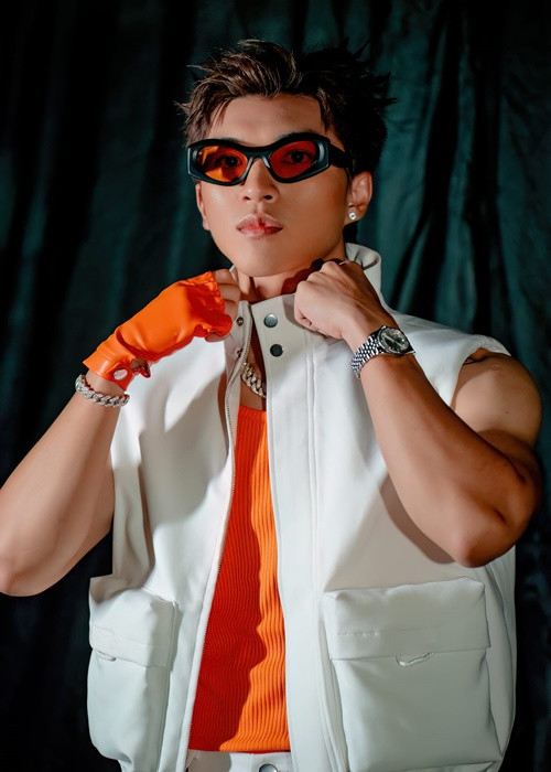 Từ năm 2022, anh tham gia chương trình 2 ngày 1 đêm của Trường Giang. Ảnh: FBNV.