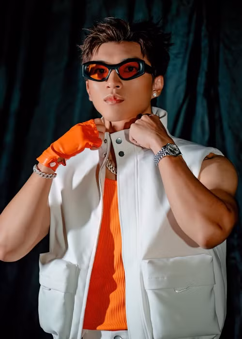 Từ năm 2022, anh tham gia chương trình 2 ngày 1 đêm của Trường Giang. Ảnh: FBNV.