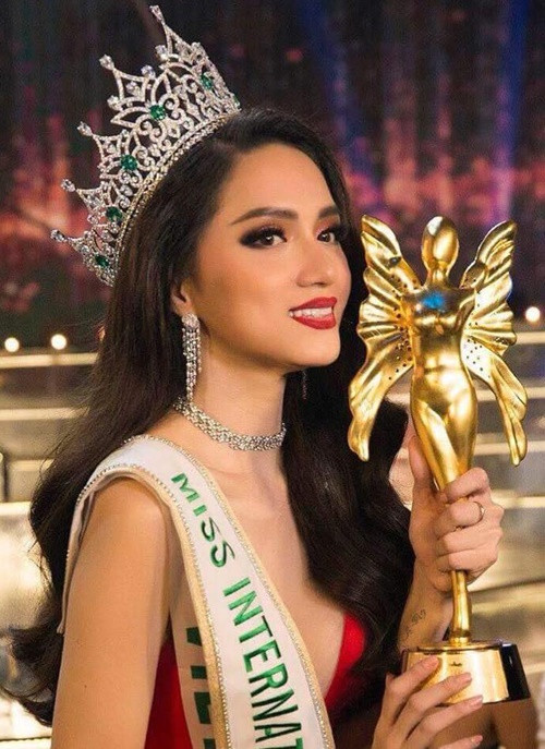 Hương Giang đăng quang Hoa hậu Chuyển giới Quốc tế năm 2018. Sau đó, sự nghiệp của cô càng lên như diều gặp gió. Ảnh: FB Hương Giang.