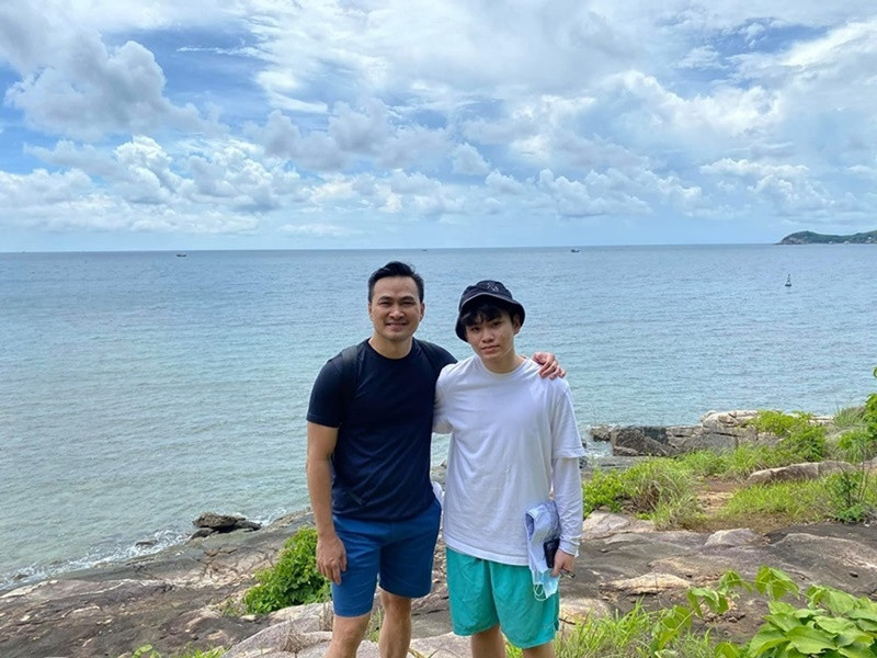 Gia Cát có ngoại hình điển trai như hot boy.