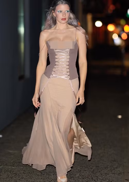 Julia Fox là bạn gái của Kanye West sau khi nam rapper ly hôn Kim Kardashian. Ảnh: Instagram Julia Fox.