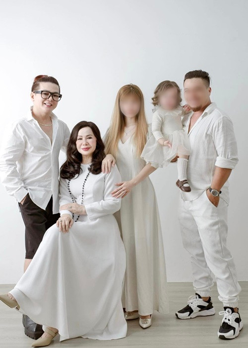 Hiện tại, con nuôi của vợ chồng Vũ Hà đã lập gia đình, có con.