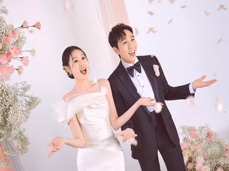 Quỳnh Anh sinh năm 1999, kém Anh Đức 12 tuổi,