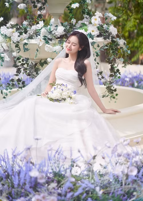 Vào tháng 4/2024, Anh Đức công khai hẹn hò Quỳnh Anh sau 1 năm vướng nghi vấn tình cảm.