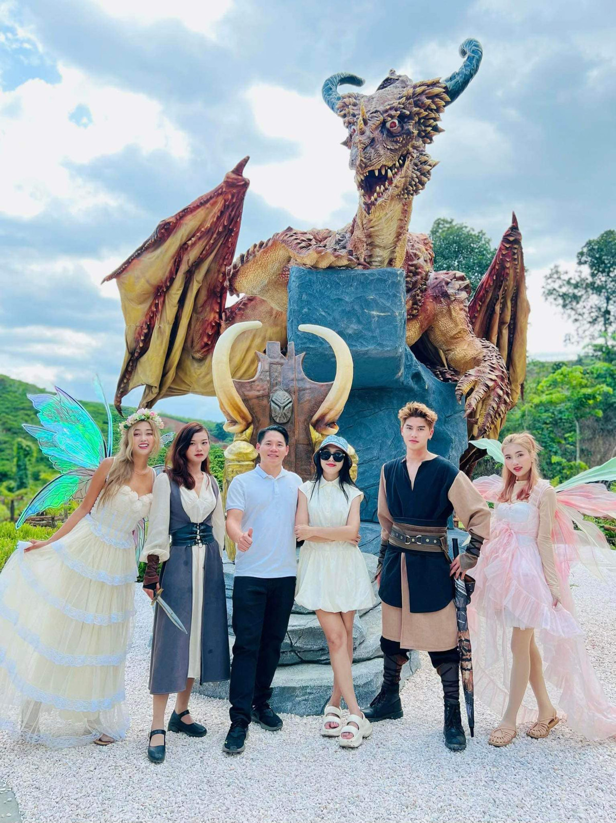 Tham quan thung lung cua cac vi than o Da Lat-Hinh-2