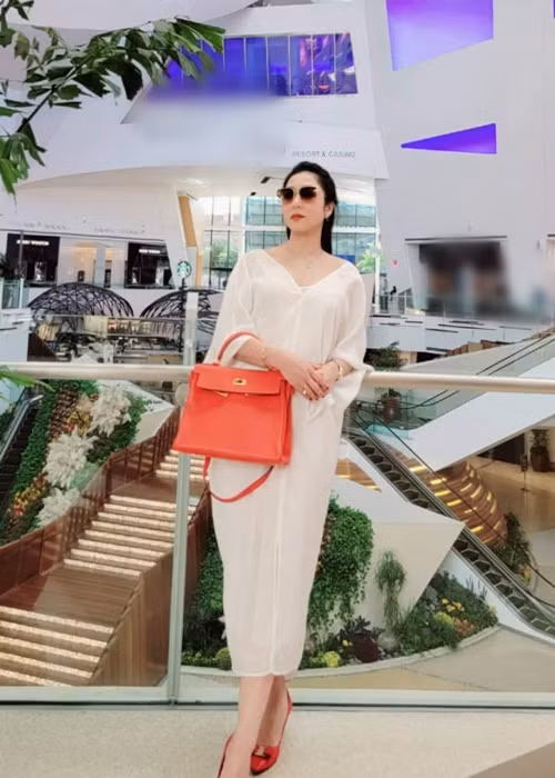 Tháng 9/2023, Hà Thanh Xuân tuyên bố chia tay doanh nhân Thắng Ngô chỉ sau thời gian ngắn gắn bó.