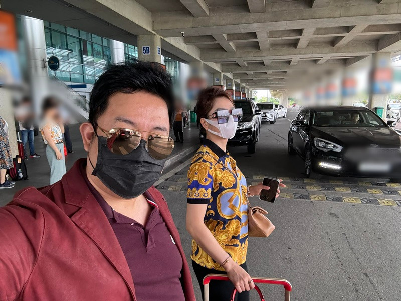 Mới đây, Quang Lê chia sẻ, khi Hà Thanh Xuân chưa gắn bó với Thắng Ngô, anh và nữ ca sĩ rất thân thiết. Đến khi Hà Thanh Xuân và Thắng Ngô làm đám cưới, Quang Lê và nữ ca sĩ tự xa nhau ra.