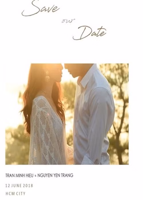 Năm 2018, Thu Ngọc - thành viên nhóm Mây Trắng đăng hình ảnh được cho là thiệp cưới của Yến Trang đồng thời viết ẩn ý: “Cuối cùng thì ngày này cũng tới. Ngày mà "ấy" mình xinh đẹp và hạnh phúc. "Ấy" vui mình cũng thấy vui lắm”. Tuy nhiên Yến Trang phủ nhận nghi vấn lên xe hoa. Ảnh: Người Đưa Tin.