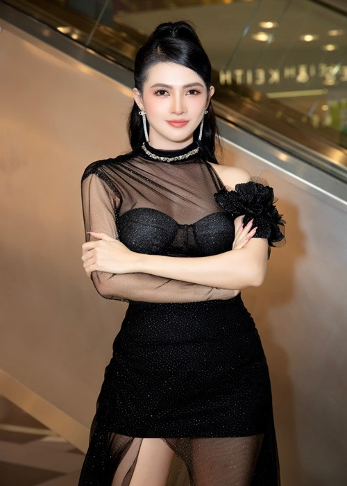 Phan Thị Mơ từng bị gạ gẫm. Trong chương trình Sao thẳng thắn, người đẹp chia sẻ, khi cô vừa đăng quang Hoa hậu Đại sứ Du lịch 2018, có người ngỏ lời mời đi châu Âu 10 ngày cùng họ sẽ được 1,5 tỷ đồng.