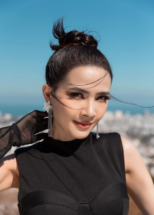 Cuối năm 2017, khi được cho là chia tay bạn trai hơn 12 tuổi, Phan Thị Mơ từ chối trả lời.