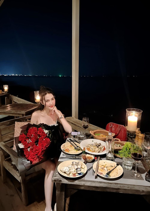 Năm 2020, Phan Thị Mơ cho biết cô đã chia tay bạn trai doanh nhân.