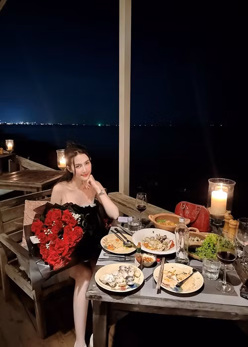 Năm 2020, Phan Thị Mơ cho biết cô đã chia tay bạn trai doanh nhân.