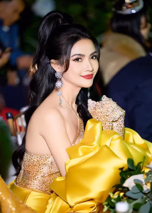 Năm 2017, bạn trai Phan Thị Mơ đã cầu hôn lần thứ 3 nhưng cô vẫn từ chối. Người đẹp chia sẻ trên Znews, cô từ chối vì chưa muốn lấy chồng sớm và điều quan trọng là cô chưa có niềm tin hoàn toàn ở bạn trai bởi trước đây anh từng quen một số người đẹp trong showbiz.