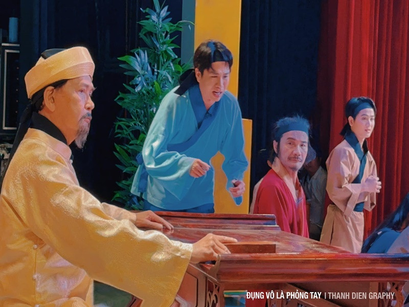 Ở tuổi ngoài 70, nghệ sĩ Thanh Điền vẫn chăm chỉ đóng phim, diễn kịch. Ảnh: FBNV.