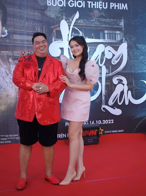 Hoàng Mập chia sẻ, Khánh Trinh ít nói, hiền lành giống mẹ.