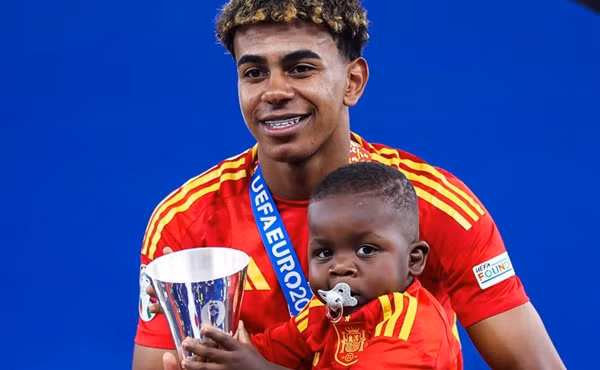 Tay Ban Nha vo dich EURO 2024, Yamal pha vo ky luc 66 nam cua Pele-Hinh-2