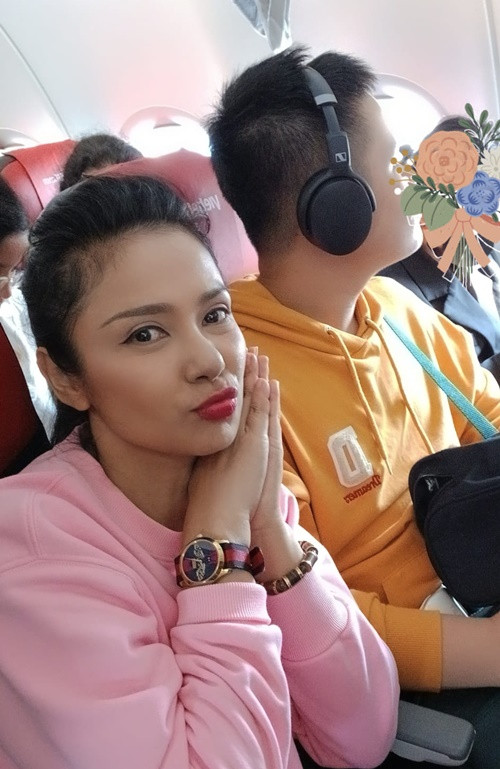 Con trai của Việt Trinh chưa từng lộ diện hoàn toàn trước công chúng. Nữ diễn viên kể, cô giấu con trai việc mẹ là người của showbiz. Ảnh: FB Việt Trinh.