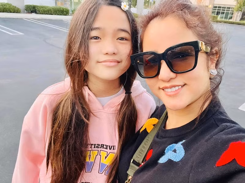 Trong cuộc phỏng vấn với Dân Việt, nữ diễn viên cho biết, cô vừa làm cha vừa làm mẹ của con.