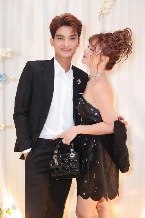  Mạc Văn Khoa và Thảo Vy gắn bó từ năm 2015. Thời điểm đó, nam diễn viên hài chưa nổi tiếng và vất vả mưu sinh.