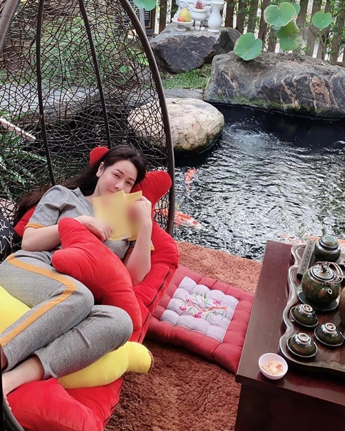 Nhật Kim Anh tìm niềm vui, sự bình yên ở chốn đi về.