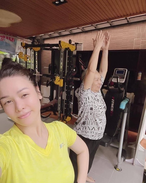 Nhật Kim Anh thiết kế phòng tập gym ngay trong biệt thự để phục vụ nhu cầu rèn luyện thể lực.