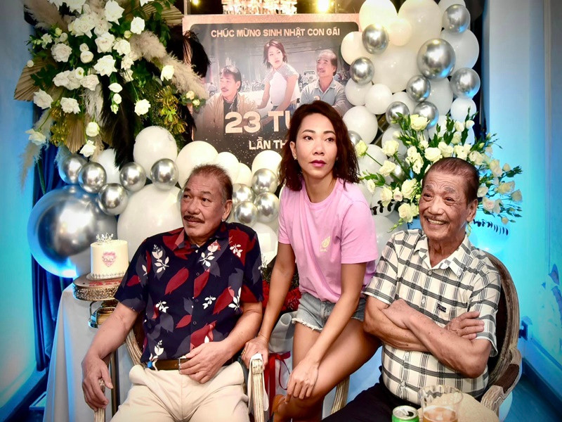 Hà Trần gọi nhạc sĩ Trần Tiến là bố vì cả hai rất thân thiết.