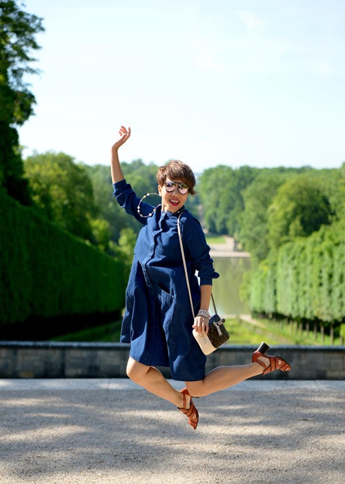 Nhiều năm qua, Hà Trần định cư ở Mỹ. Nữ ca sĩ chia sẻ trên Tiền Phong, ngoài sân khấu, cô sống rất nhạt.