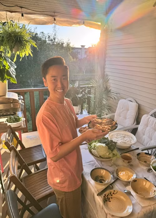 Thanh Duy rất chiều chuộng Diễm Hương. Ở nhà, anh thường xuyên vào bếp nấu ăn cho vợ con.