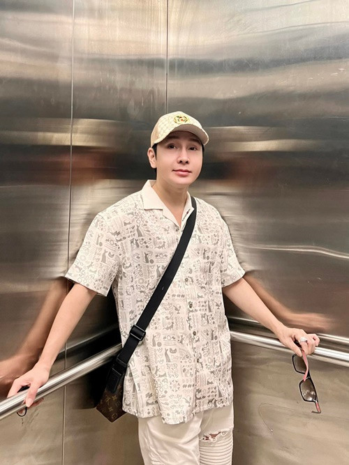 Bố mẹ bạn gái Vũ Luân muốn anh làm kinh doanh theo con đường mà họ đã sắp đặt sẵn thay vì đi hát. Ảnh: FB Vũ Luân.