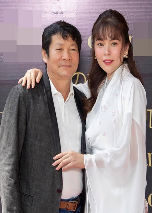 Về phía Phương Lê, chồng cũ của cô là đại gia. Cả hai có 3 người con chung trước khi đường ai nấy đi. Ảnh: FB Phương Lê.