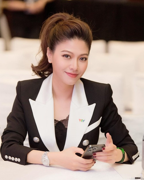 Năm 2016, trước tin đồn bí mật lấy chồng và sinh con ở Anh, Ngọc Trinh chia sẻ: "Dù câu trả lời là có hay không, tôi vẫn muốn câu chuyện riêng được tôn trọng. Điều gì là bí mật thì cứ để nó là bí mật”.