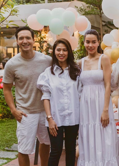 Ngọc Trinh và Hồ Ngọc Hà trở thành đôi bạn thân.