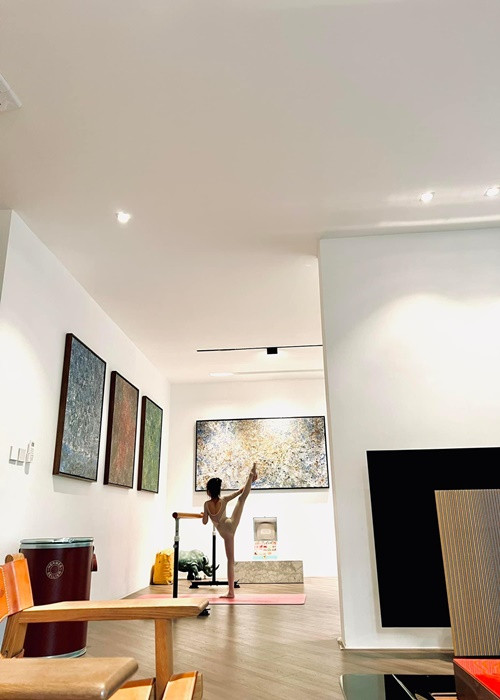 Năm 2022, nữ biên tập viên gây chú ý khi chia sẻ hình ảnh một bé gái tập múa.