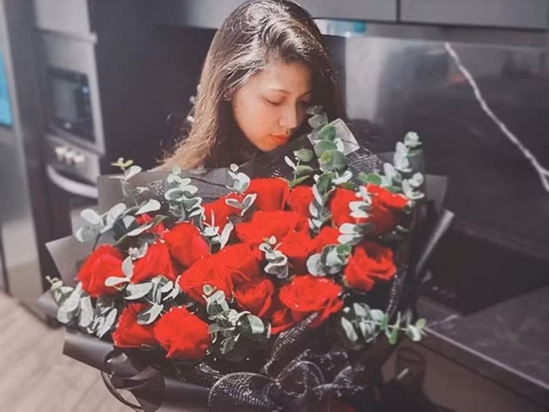 BTV Ngọc Trinh tâm sự bản thân chưa bao giờ nghĩ mình là người nổi tiếng nên sống rất kín tiếng. "Nếu là người của công chúng, tôi sẽ chấp nhận việc chuyện riêng tư bị đào bới, bình phẩm. Nhưng tôi chỉ đơn thuần là một người làm nghề được xuất hiện trên truyền hình. Vì thế, chuyện gia đình, yêu đương là chuyện riêng, tôi sẽ giữ nó cho riêng mình”, cô nói.