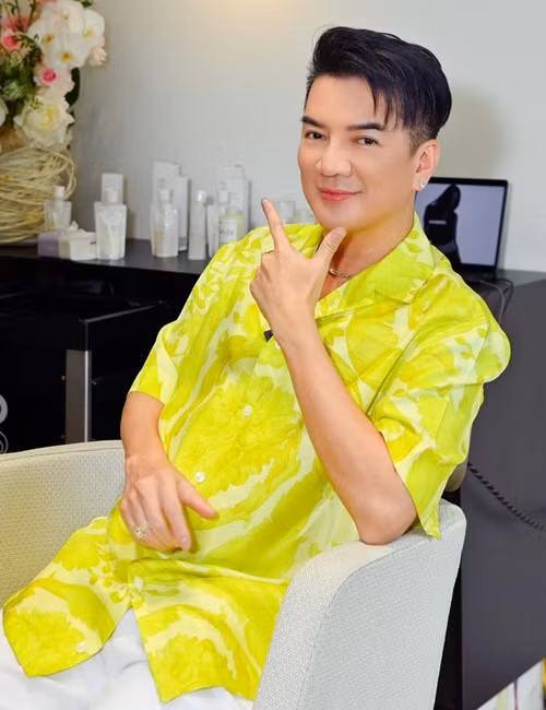 Bị bà Phương Hằng réo tên trong nhiều livestream năm 2021, Đàm Vĩnh Hưng yêu cầu bà Hằng cùng đồng phạm xin lỗi công khai và bồi thường thiệt hại về vật chất 43 tỷ đồng do các phát ngôn của bà Hằng đã xúc phạm Mr Đàm. Ảnh: FBNV.