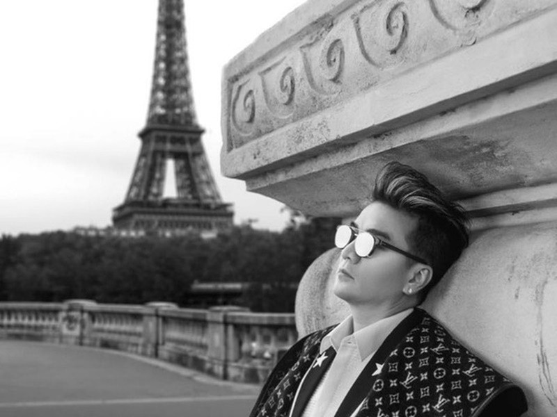 Tháng 4/2019, khi một tài khoản đăng ảnh Đàm Vĩnh Hưng bên ông Nguyễn Hữu Linh - người sàm sỡ bé gái trong thang máy, Mr Đàm dằn mặt, tuyên bố “Đàm Vĩnh Hưng là vùng đất cấm”. Ảnh: FBNV.