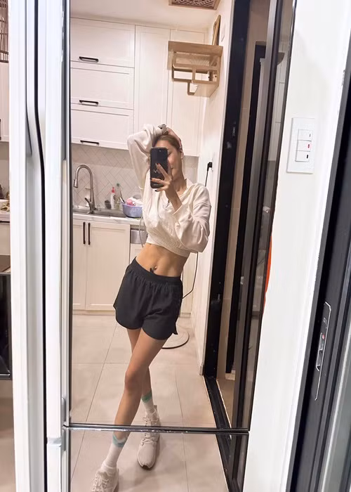 Nhiều bà mẹ bỉm sữa mơ ước có được vòng hai rắn nước cực kỳ thu hút giống Nhã Phương. Ảnh: FB Nhã Phương.